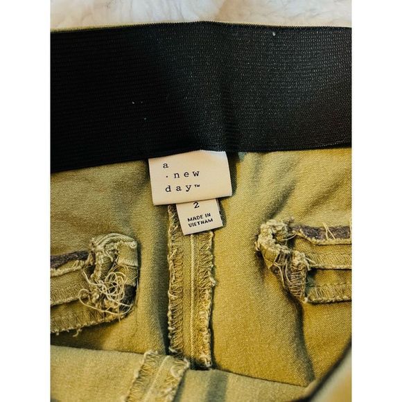 a new day | ankle crop dress pants w side zip |  size 2 - Picture 5 of 6